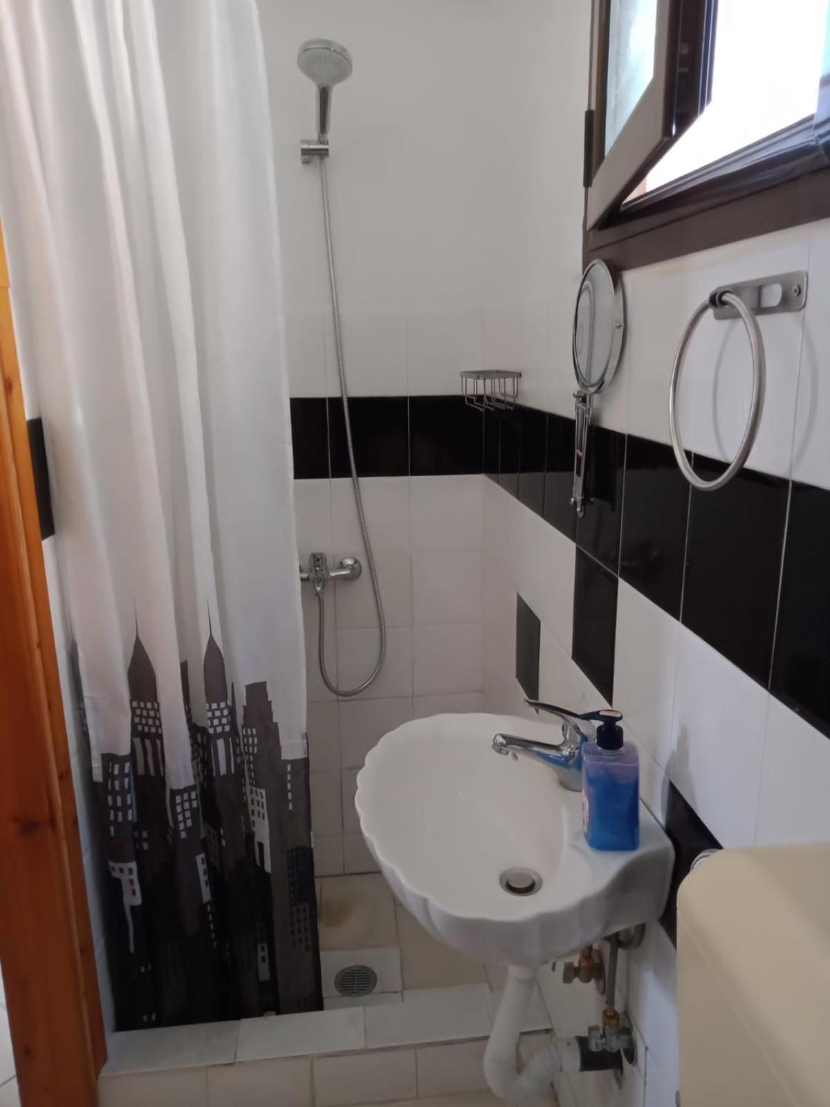 Sigri'S Beauty Apartment Sígrion Екстериор снимка